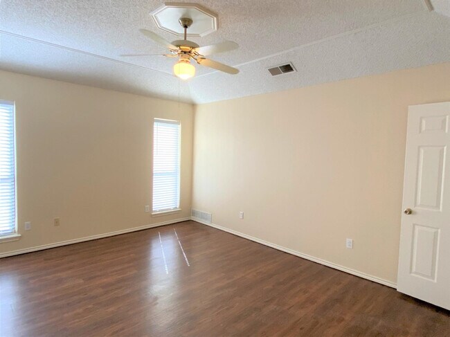 Building Photo - 6845 Iola Ave