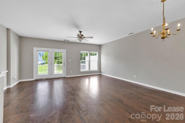 Building Photo - 940 Tiger Ln
