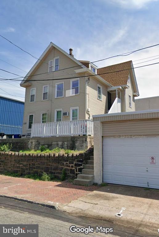 Building Photo - 2213 Wakeling St