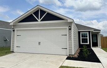 Building Photo - 6425 Winter Elm St