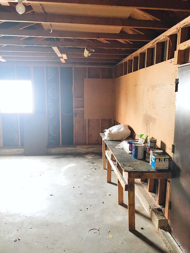 Building Photo - 1038 Cedar Ridge Rd