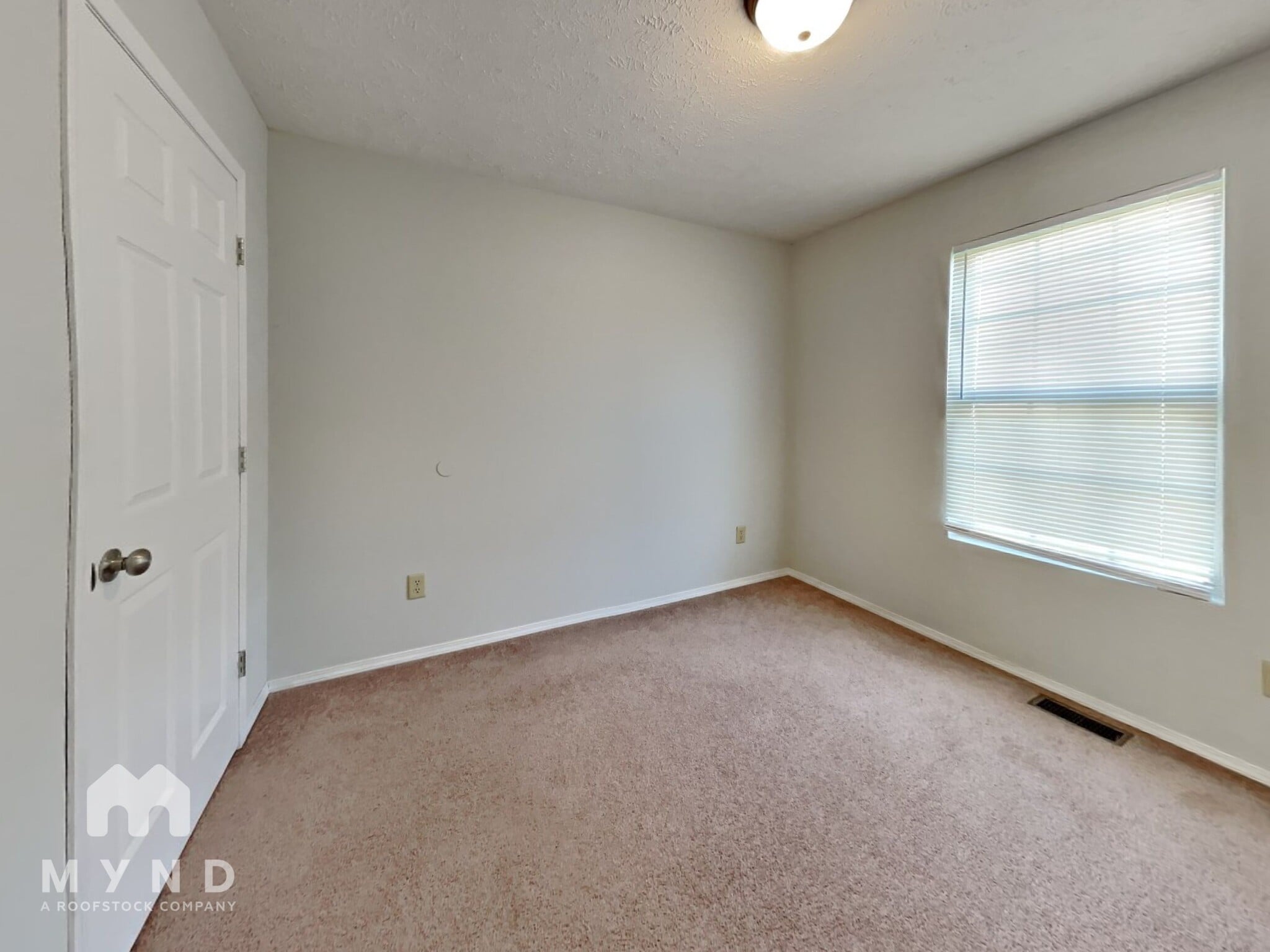 Building Photo - 1305 Marseilles Ave