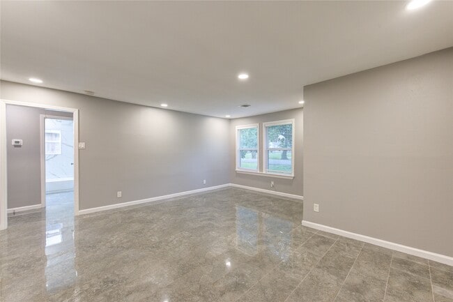 Building Photo - 4545 Bricker St