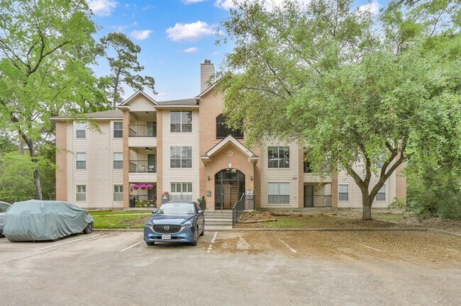 Building Photo - 8051 Bay Branch Dr