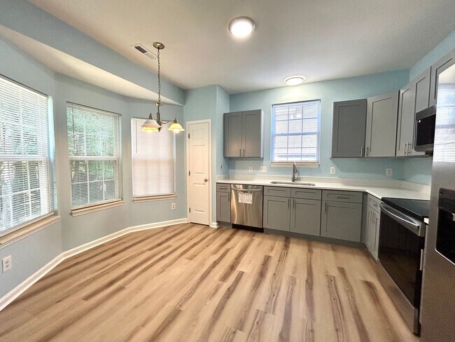 Building Photo - 5320 Cumberland Plain Dr