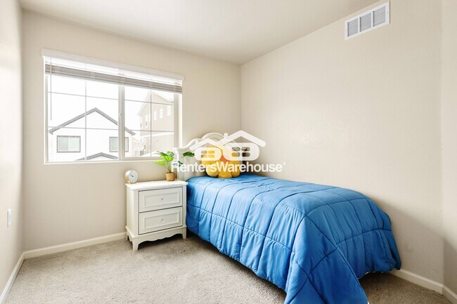 Building Photo - 320 Marshall Mews