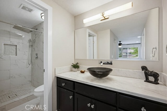 Building Photo - 2256 Kentwood Dr