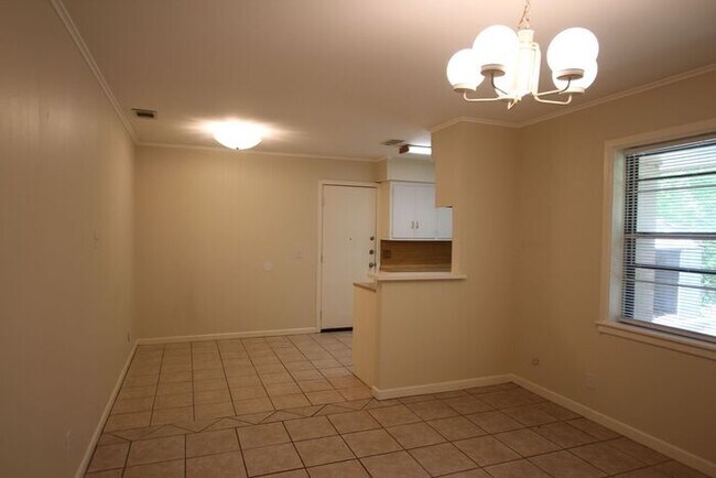 Building Photo - Tour Today! 3 Bedroom, 1 Bathroom home in Tyler!