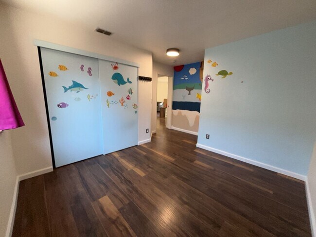 Building Photo - 4 Bedroom 2 bathroom home in Mace Ranch Davis