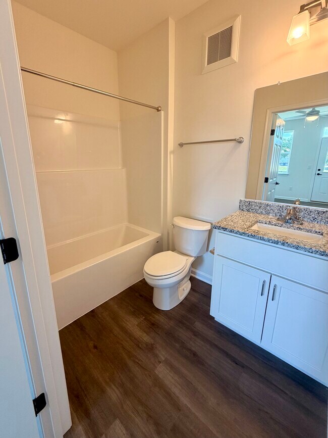 Building Photo - 1145 Savannah Rd