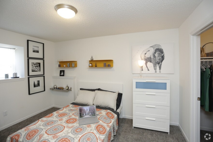 2BR, 1BA - 756 SF - Liberty Court Apartments