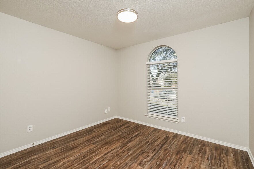 Building Photo - 7406 Horizon Point