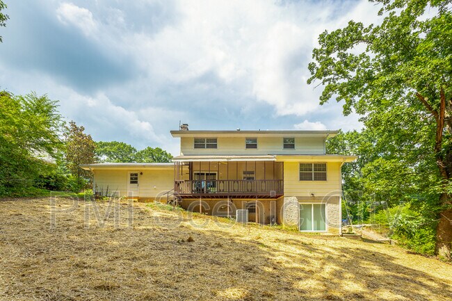 Building Photo - 508 Briar Park Ln