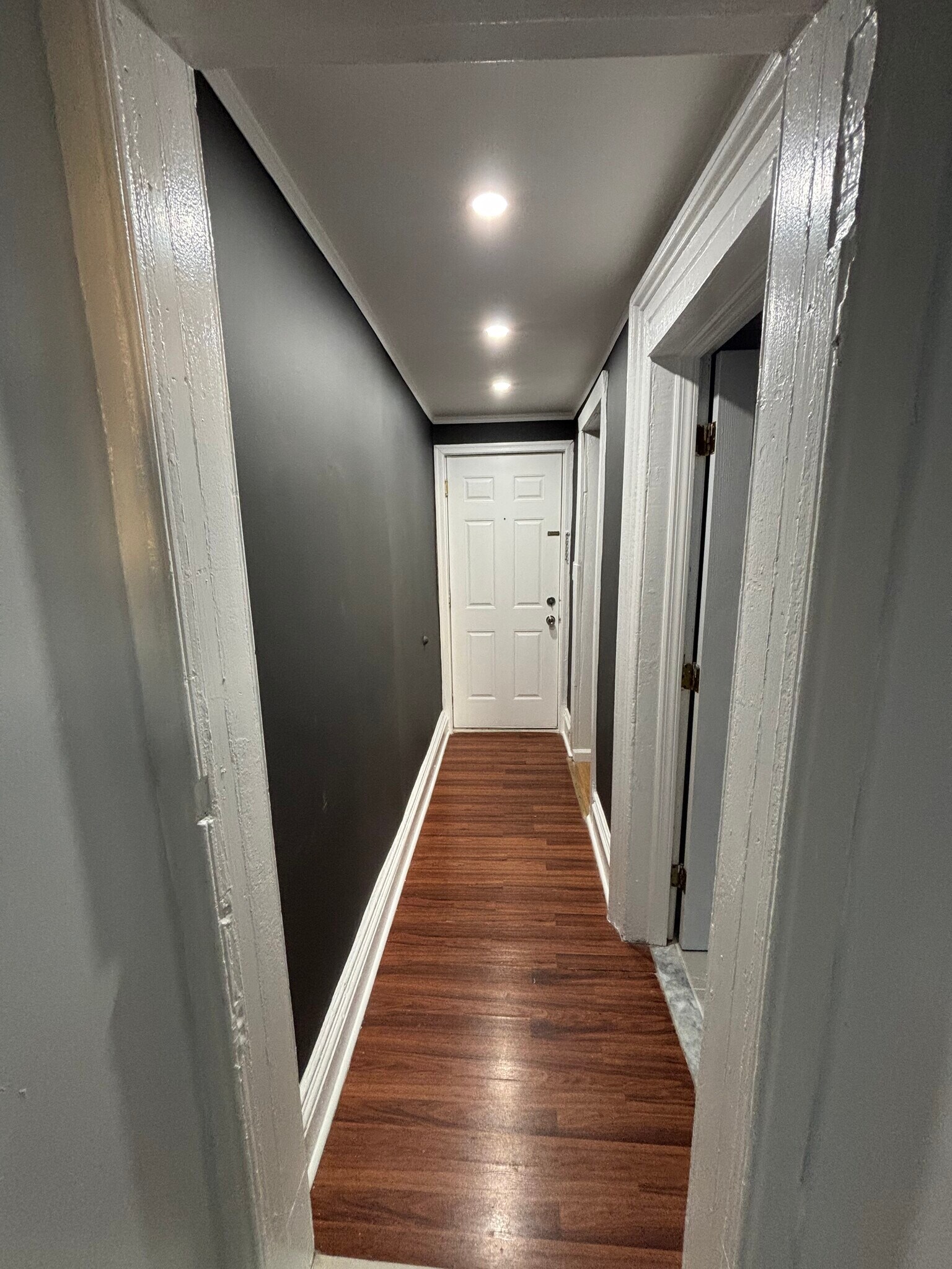 Entrance hallway - 587 Dr Martin Luther King Jr Blvd