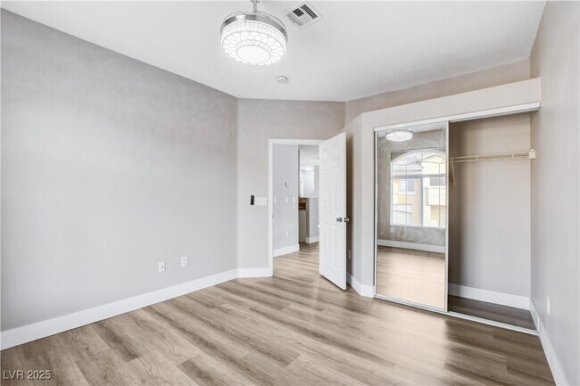 Building Photo - 1713 Sky of Red Dr