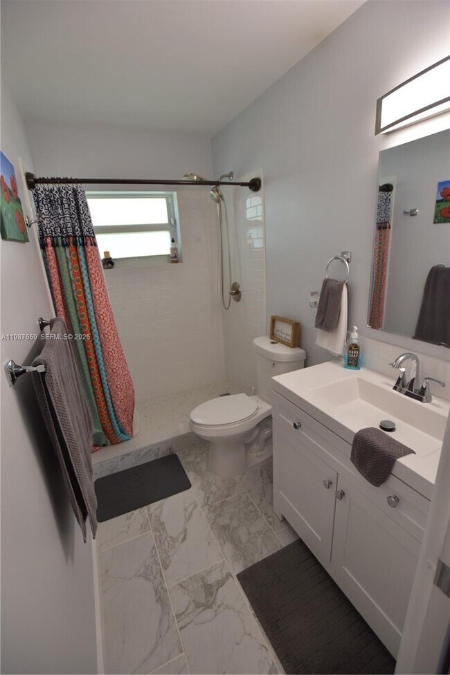 Building Photo - 2572 Emory Dr W