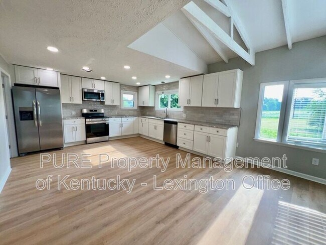 Building Photo - 3520 Combs Ferry Rd