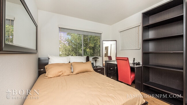 Building Photo - 5482 Avignon Ct