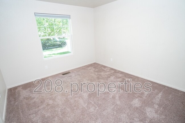 Building Photo - 201 W Lava Falls Dr