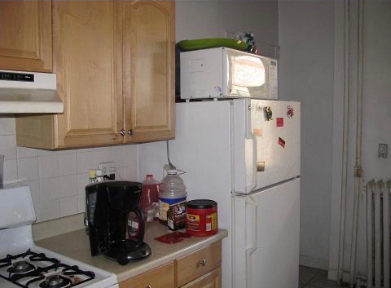 Building Photo - 18 Glenville Ave