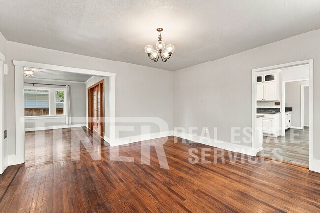 Building Photo - 1321 Lochbrae Rd