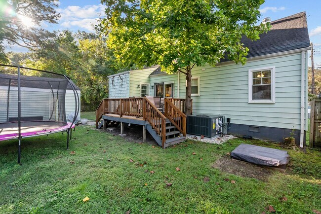 Building Photo - Furnished 4 bedroom Near NOB