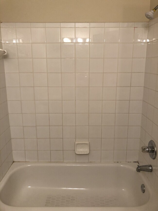 Building Photo - T10