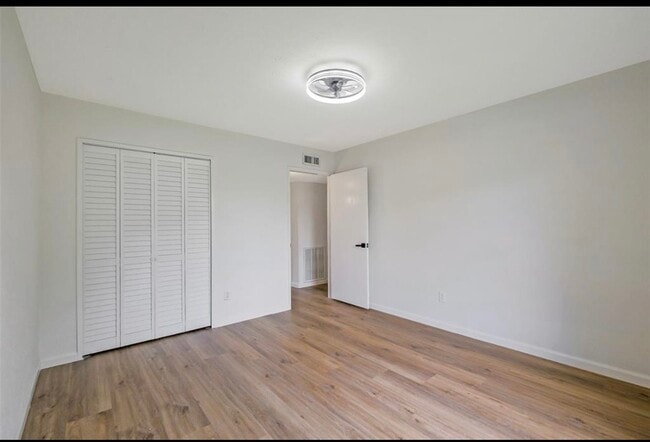 Building Photo - 5007 Ridgecreek Dr