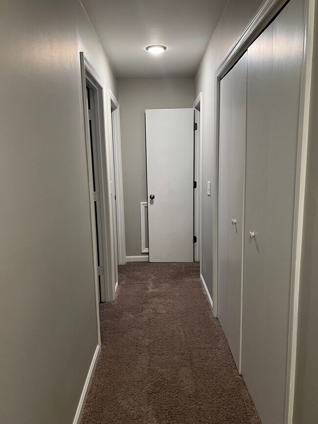 Building Photo - FULLY FURNISHED - Just steps to the beach! PERFECT FOR TRAVELING PROFESSIONALS!