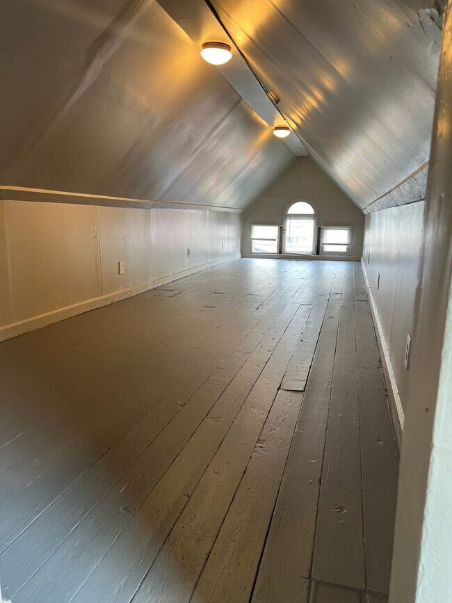 Building Photo - 3643 West Eighth Street