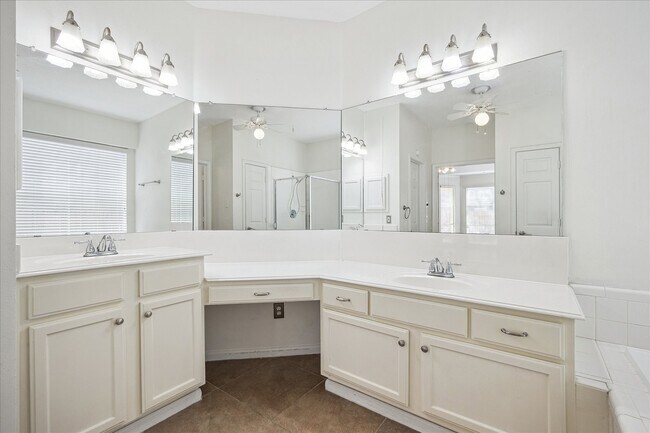 Building Photo - 12831 Dove Point Ln