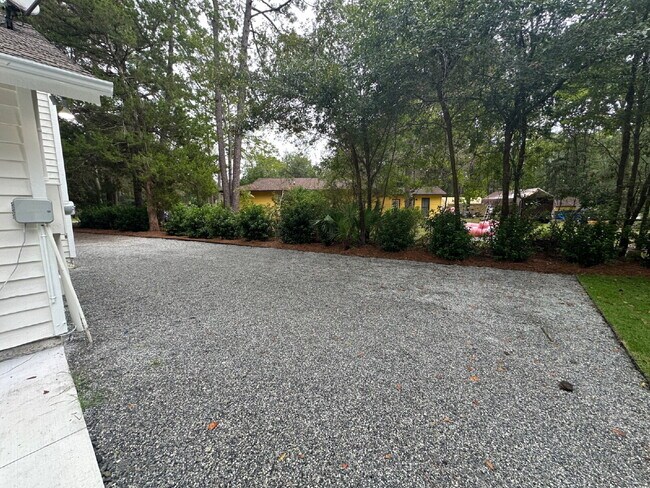 Building Photo - Completely Remodeled Ranch Style Home in the Heart of Downtown Bluffton and no HOA!