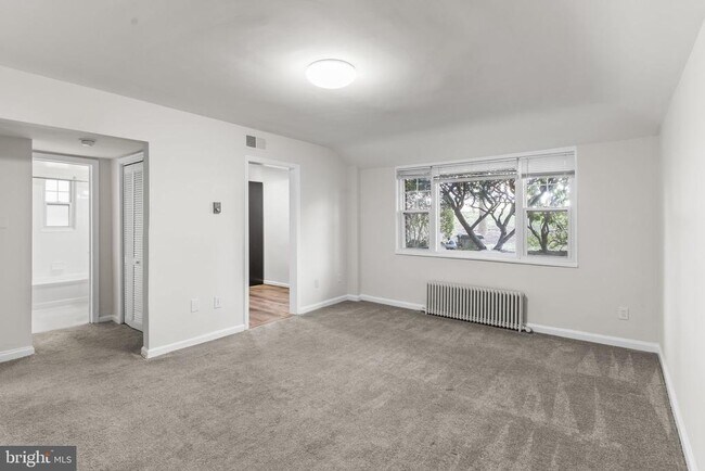 Building Photo - 1404 12th St N