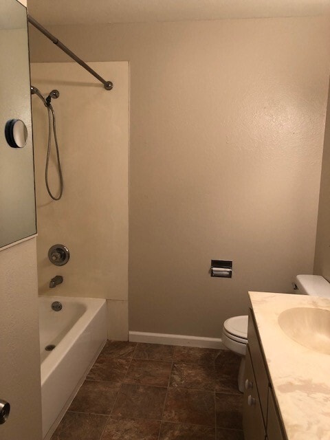 Building Photo - 2 Bedroom 1.5 bath Townhome!