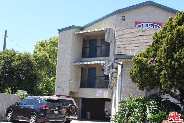 Building Photo - 833 N Normandie Ave