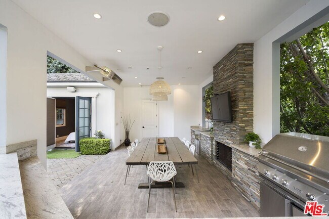 Building Photo - 4923 Amigo Ave