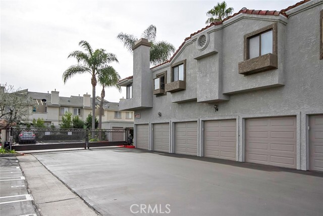 Building Photo - 4872 Tiara Dr