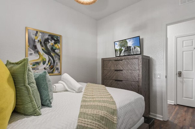 Building Photo - 4102 Breakview Dr