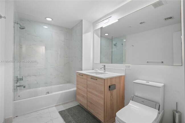 Building Photo - 16385 Biscayne Blvd