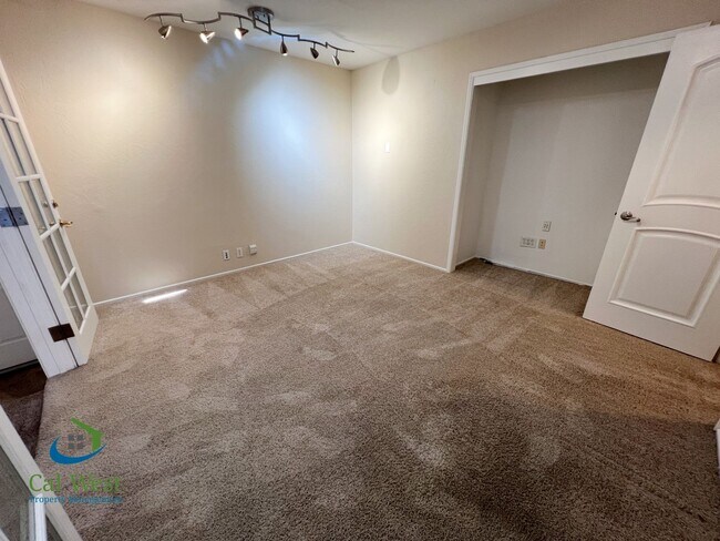 Building Photo - $4,995 - Beautiful 3/2 Bath Home Tucked Away in Prime Santa Clara's Location