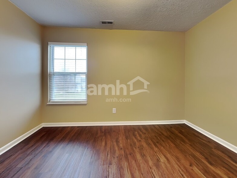 Building Photo - 7628 Falls Creek Way