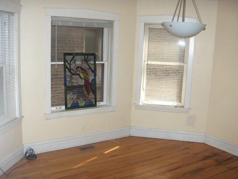 Building Photo - 4039 N Long Ave