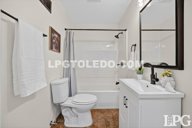 Building Photo - 5831 Gany Mede Dr