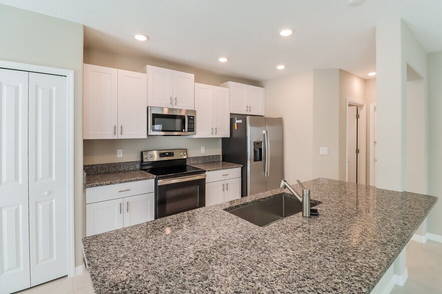 Building Photo - 7317 Spring Snowflake Ave