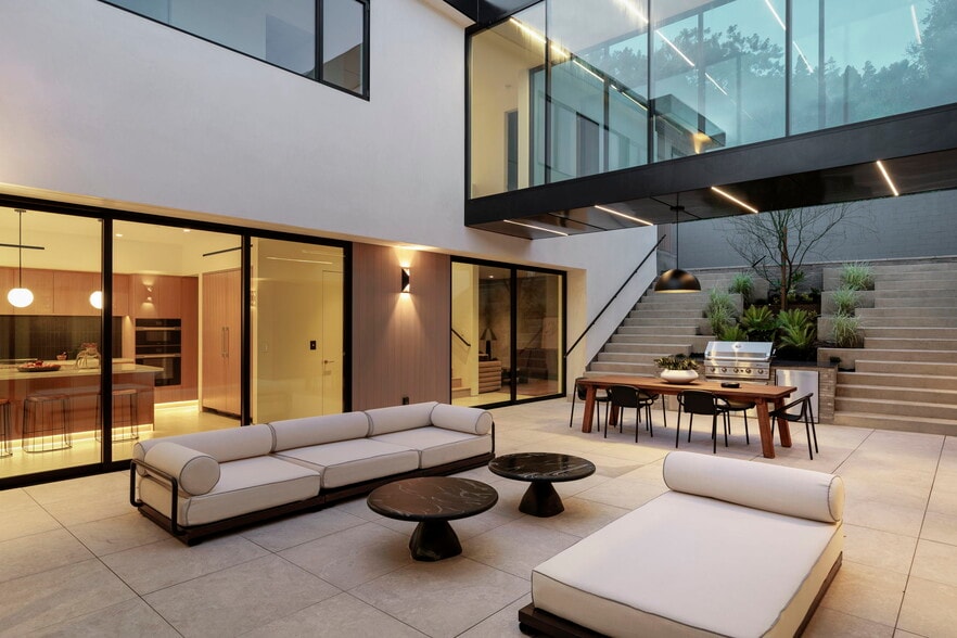 Building Photo - 5208 Sanchez Dr
