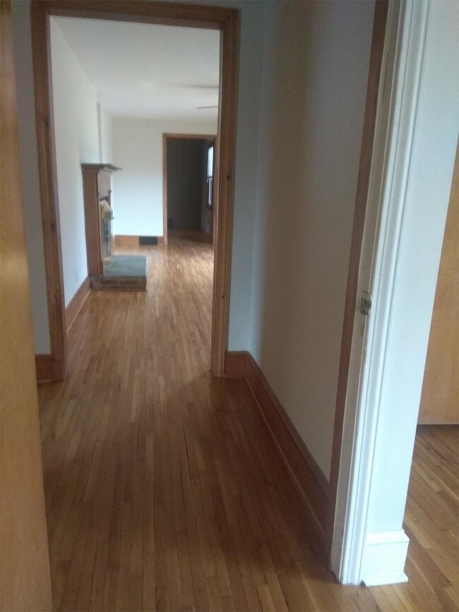 Building Photo - 3908 Yarbrough Ave