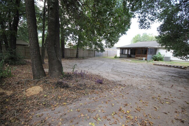 Building Photo - 16405 Sun View Ln