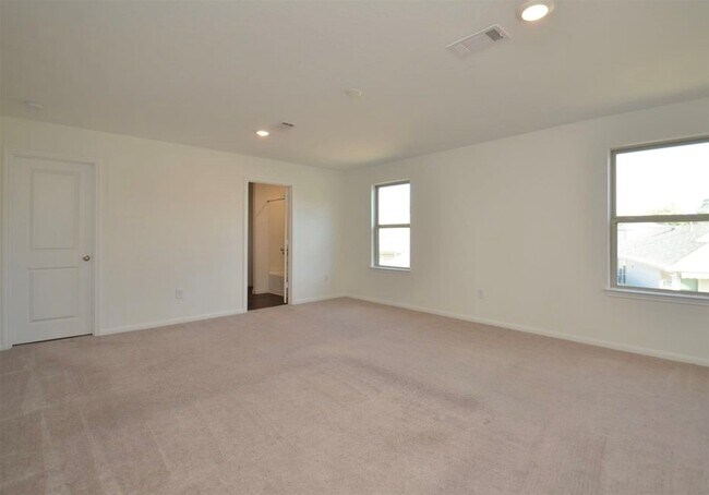 Building Photo - 16439 Big Hickory Dr