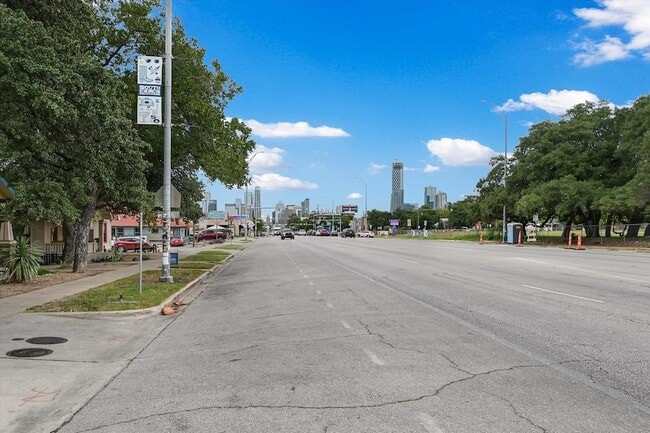 Building Photo - 2020 S Congress Ave