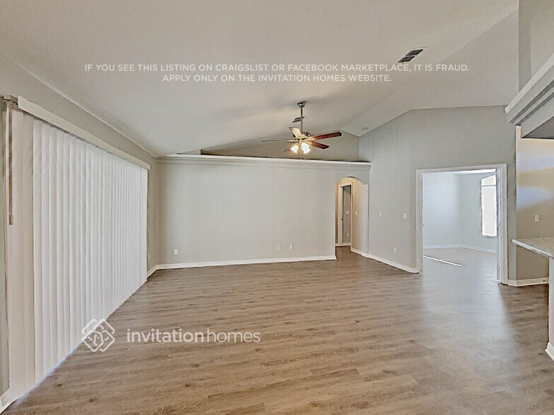 Building Photo - 3229 Sawgrass Creek Cir